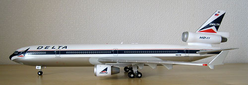 1/200 ホーガン・ウィングス デルタ航空公式モデル MD-11