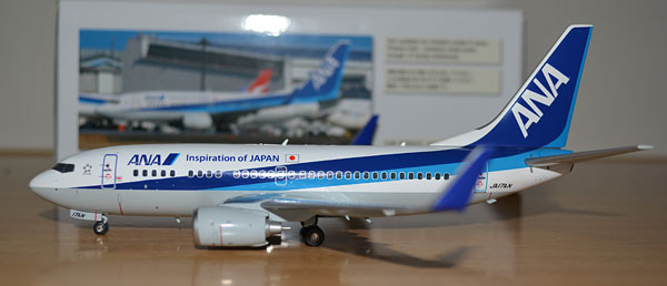 1/200 全日空商事 ANA B737-700 JA17AN