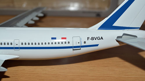 1/200 ホーガン・ウイングス エールフランス A300B2